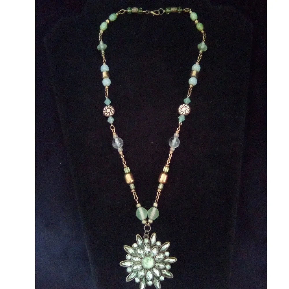 Vintage Style Green Starburst Pendant Beaded Necklace Antique Bronze Boho